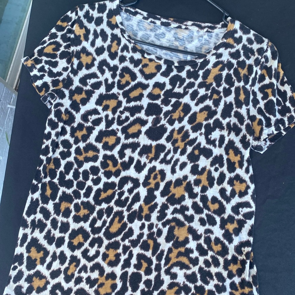 Small Cheetah print short sleeve